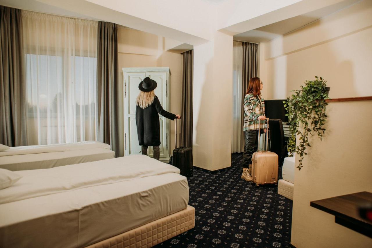 Hotel Coandi อาราด ภายนอก รูปภาพ