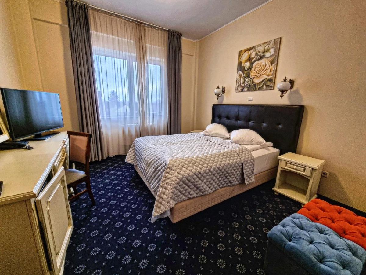 Hotel Coandi อาราด ภายนอก รูปภาพ